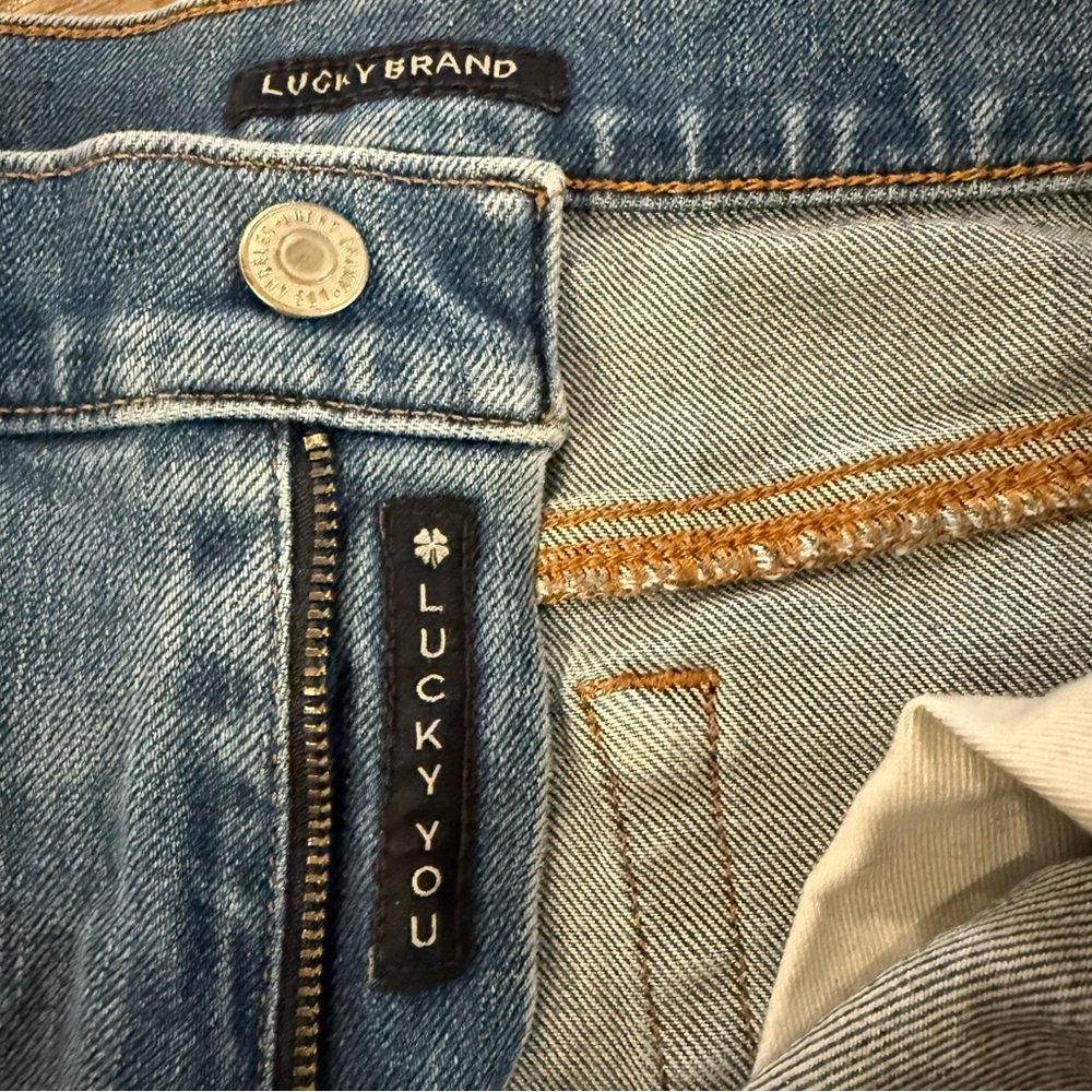 Classic Women's Straight-Leg Jeans - Light Blue - Picture 3 of 6